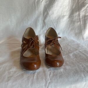 Vintage Style Lace Heel